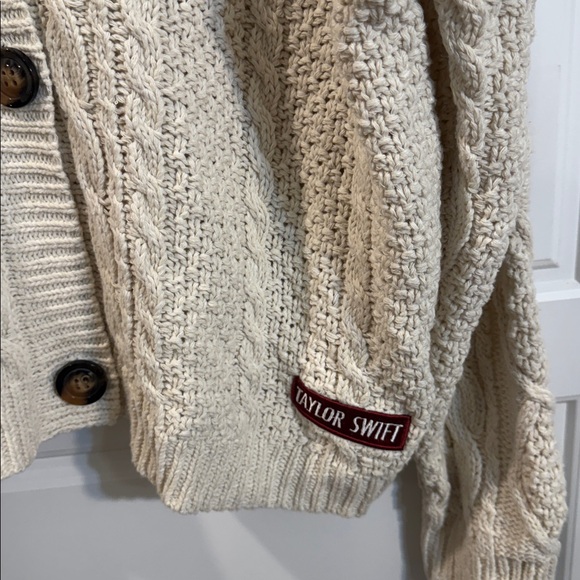 Taylor Swift Taylors Version Red Album Cardigan Size M/L - Picture 2 of 5